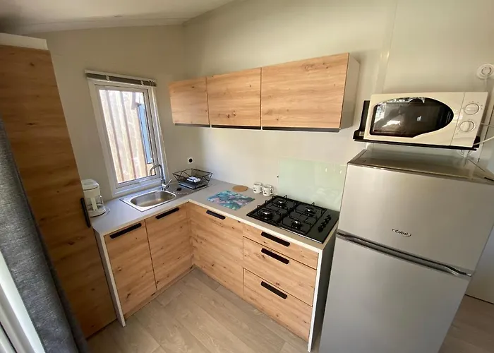 אתר קמפינג Le Repos 2*