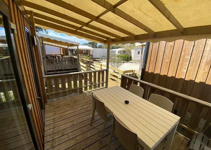 Le Repos אתר קמפינג