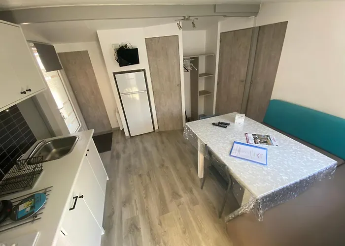 אתר קמפינג Le Repos 2*